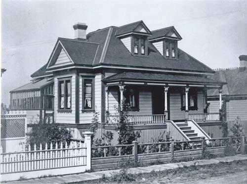 1901 photo of house built by John Lewis at 58
