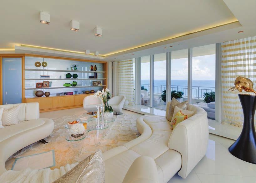 Key Biscayne condominiums 158 154 FEATURED PROPERTY # of sales 42 24 43% Average Price $2,160,571