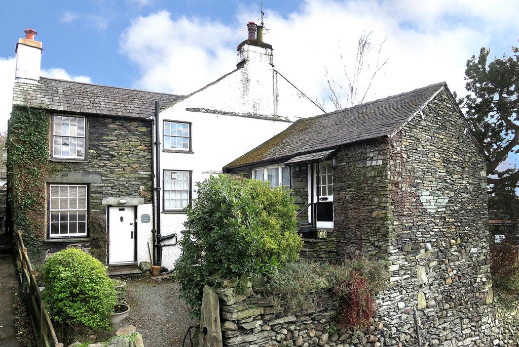 Welcome to PROSPECT HOUSE & COTTAGE OIEO 550,000 Ambleside, Lake District National Park, LA22 9EB Situated in an elevated position with some lovely views across the rooftops towards the Lakeland