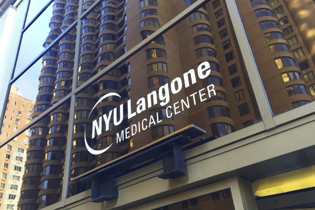 IN THE HEART OF MEDICAL MILE Midtown East is home to a cluster of nationally renowned hospitals, medical centers, doctors offices, and outpatient facilities, collectively known as the NYU Langone