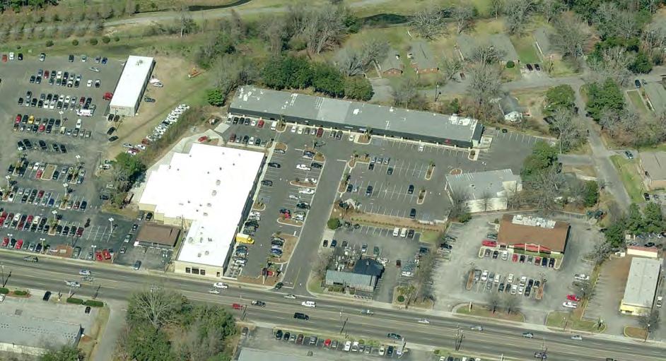 Area Description Savannah Hwy is a main thoroughfare through West Ashley with major retailers to include Harris Teeter,