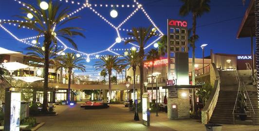 N UNPARALLELED DESTINATION & AMENITIES Located at the corner of major thoroughfares Hawthorne and Torrance Boulevards, Pacific Center is ideally situated across the street from the 2.
