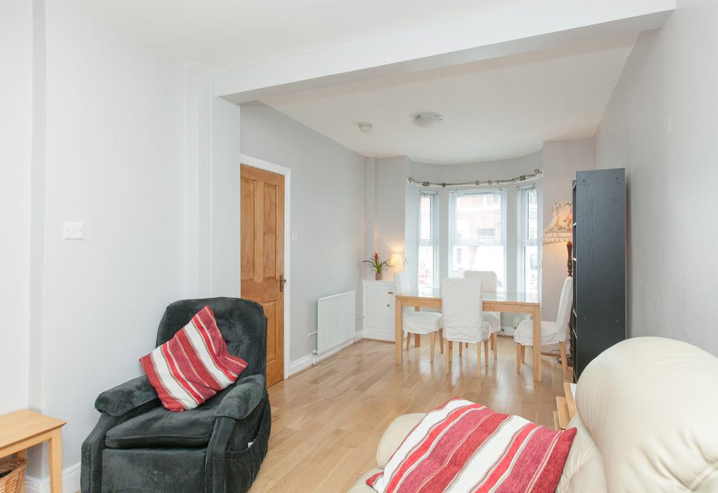 SUMMARY Stunning mid terrace located just off the vibrant Lisburn Road. Many shops, boutiques and restaurants are within easy walking distance.