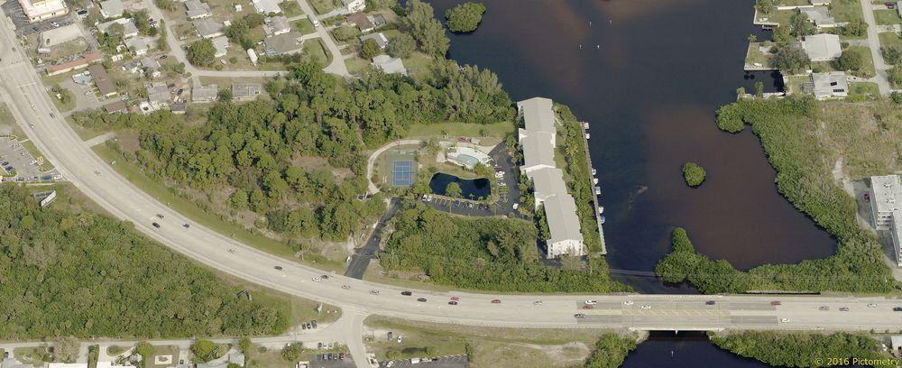 3.3 AC VACANT LOT WITH 900' SR-776 FRONT FOOTAGE 3.29 ACRES ENGLEWOOD, FL EXECUTIVE SUMMARY OFFERING SUMMARY Sale Price: $1,721,000 PROPERTY HIGHLIGHTS Opportunity for retail development on 3.