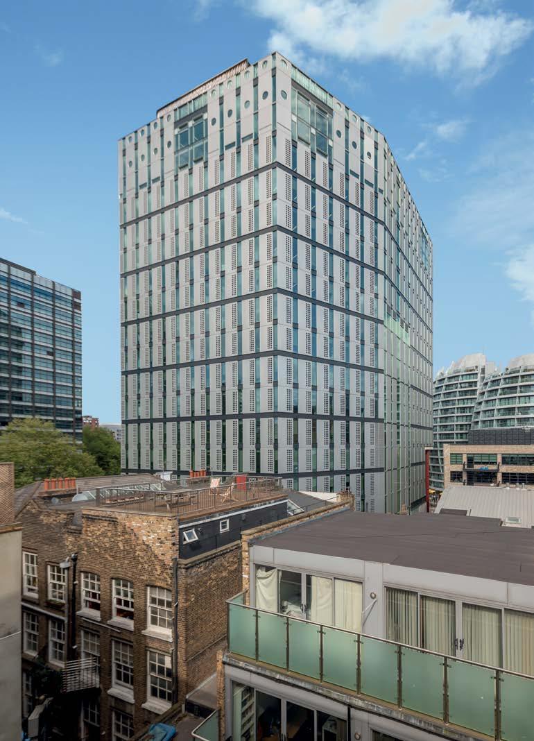 6 7 LOCATION Defoe Court is exceptionally well located within the centre of one of the most dynamic areas of London.