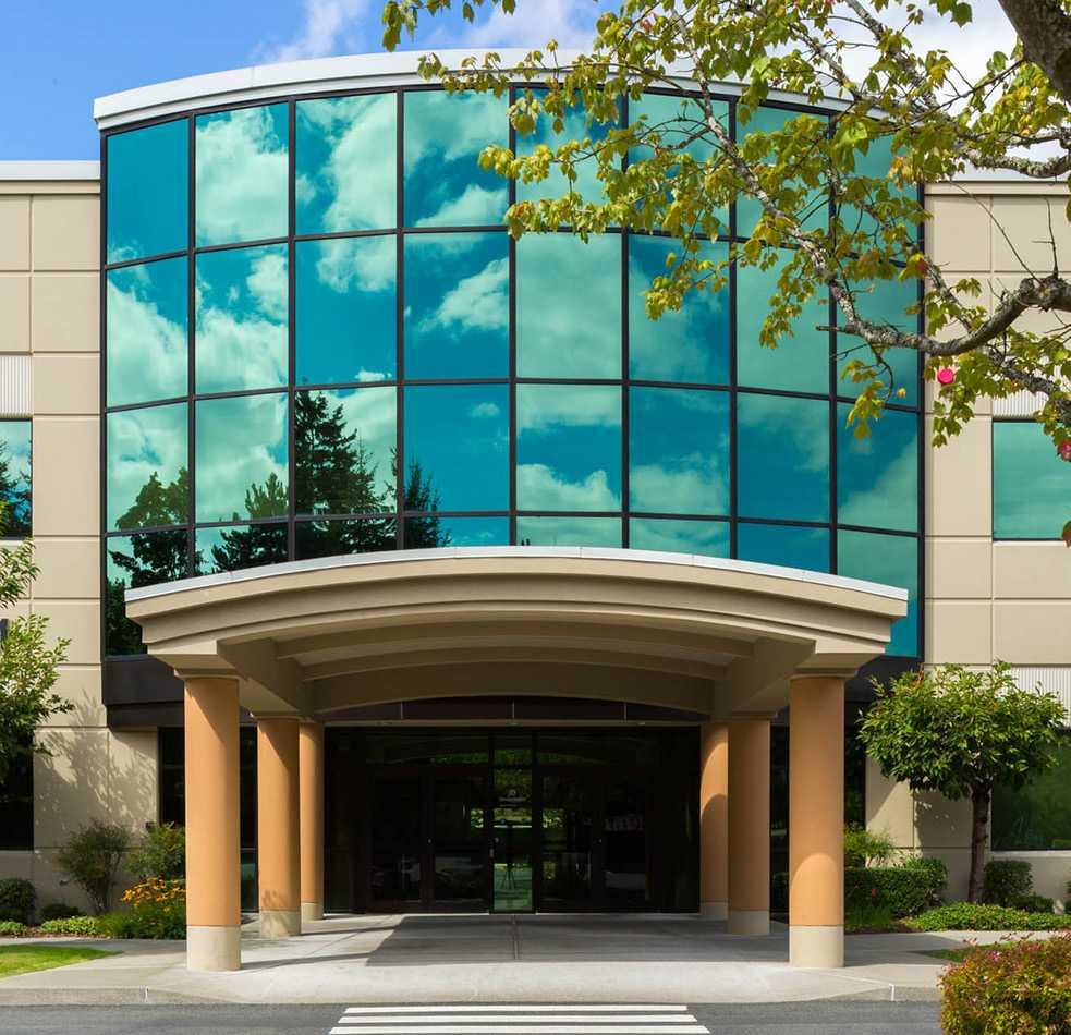 Two-story building on a private 12-acre campus. Sidewalks, stairs & outdoor seating connect the buildings. AVAILABLE ASKING RENTAL RATE 83,414 SF $15.00 / SF, NNN (2017 Estimated NNNs: $7.