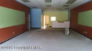 3 units available from 966 to 1883 SF Available SF: 1288 PM-40189 LEASE RATE: $1500/MO Court offers retail/office