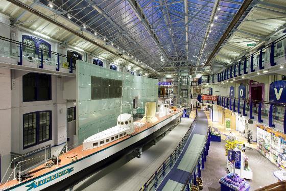 Discovery Museum Turbinia In 1894 Charles Parsons built the world s first steam turbine powered ship, Turbinia, which changed the face of