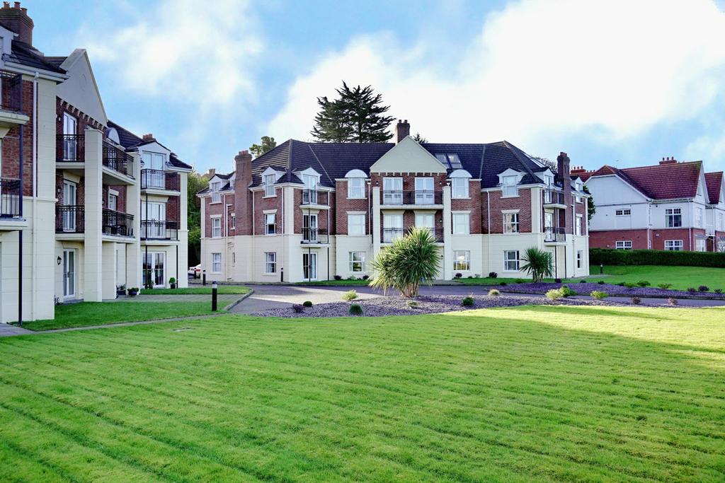 Occupying one of the finest situations on the shoreline of Belfast Lough, this delightful ground floor apartment enjoys uninterrupted views across Belfast Lough to the Antrim Hills and beyond.