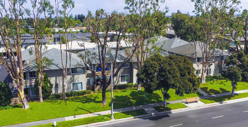 $8,925,000 ±306 feet 954 SF 16% Offering price Frontage along Westcliff Drive & Buckingham Lane Average unit size Attainable rental upside Investment Highlights Rarely available 18 units in Newport