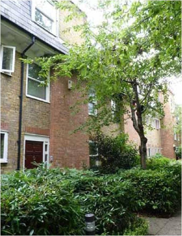 These houses also have a nice small garden. The quickest way to get to Holborn School is by London underground. The total journey time is approximately 55 minutes.