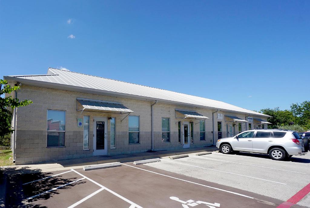 RETAIL SPACE FOR LEASE IN AUSTIN MSA Short term 1yr lease available- $1,750/mo (Gross) Close vicinity to restaurants and shopping Located 1 mile