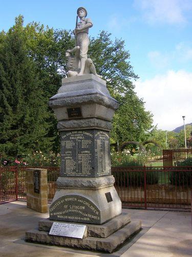 War Memorial, located in Queen