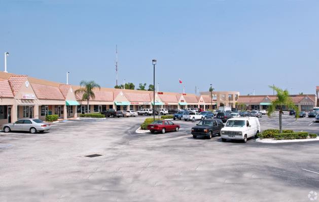 Property Details Location: Lease Rate: $13.00/psf Lease Space(s): 1,100 SF / 1,100 SF / 5,500 SF Building Type: Neighborhood Center Three spaces available for lease at the Riverside Shoppes in Stuart.