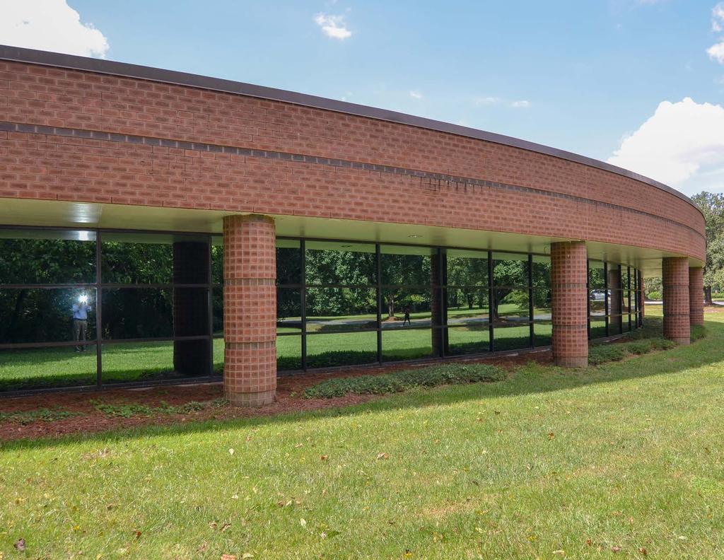 SECTION 01 PROPERTY SUMMARY On behalf of BB&T, Foundry Commercial is please to exclusively offer for sale two (2) single-story of office assets in Charlotte, NC.