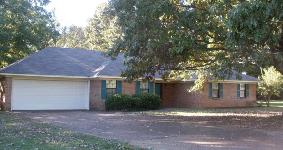, Oxford MS 38655 Distance from University: 1 mile Distance from Square: 10 minutes Rent: $800.