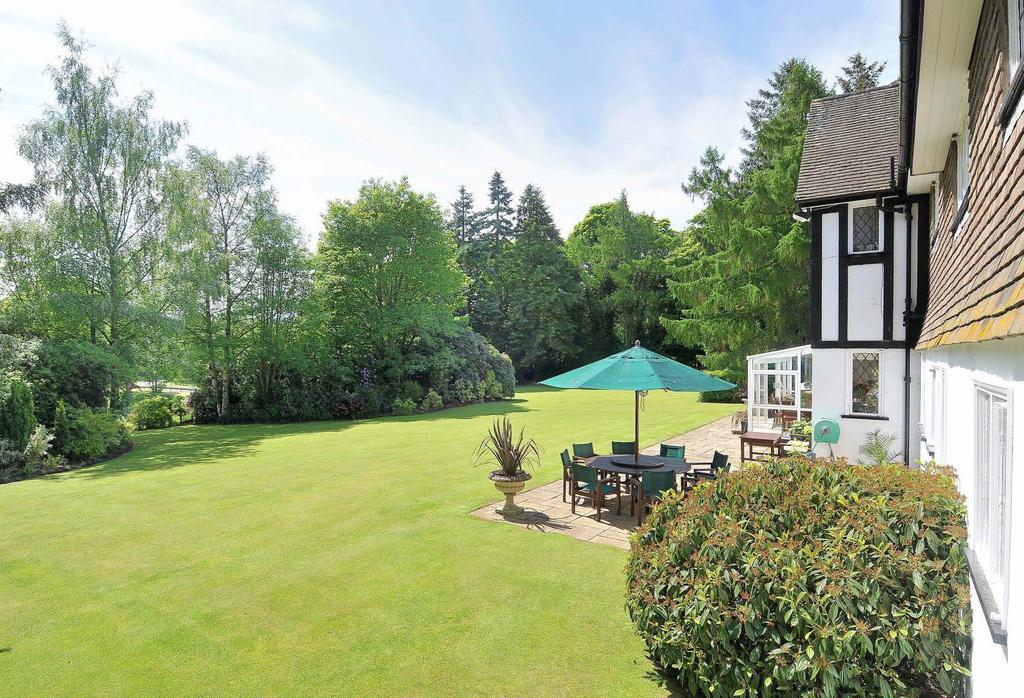 Description Dalmahoy Grange is a magnificent 1930 s detached house situated at the end of a private sweeping driveway within approximately 2 acres of garden grounds with formal lawns and woodland