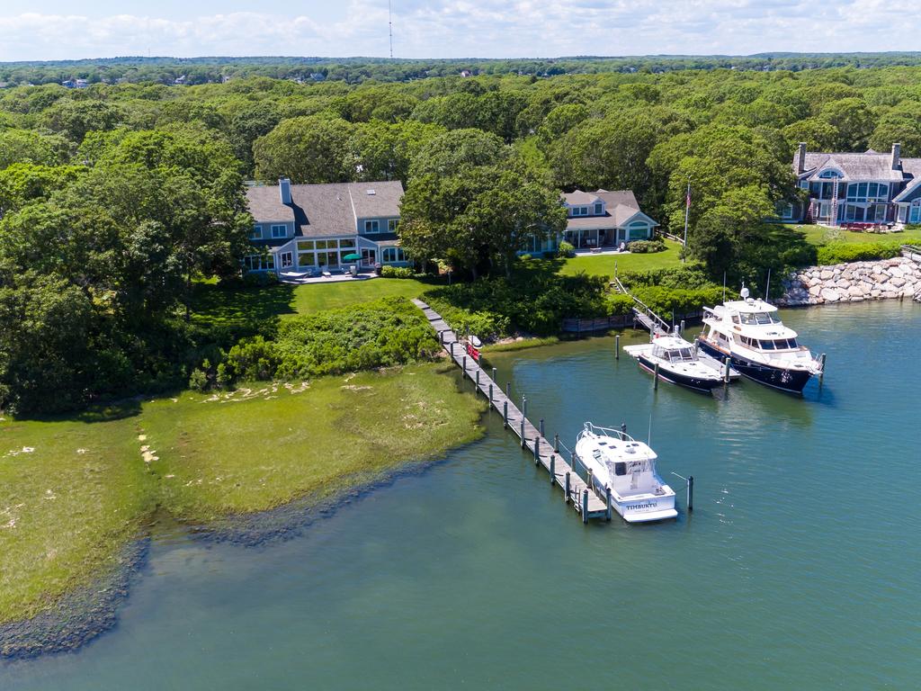 34 Bridge Street, East Falmouth, MA Price: Rooms: Bedrooms: Bathrooms: Living Area: Assessment: Acres: Year Built: Heating: Water: Sewer: Taxes: $ 3,195,000 8 4 5 4,563 $ 2,288,300 / 2017 0.