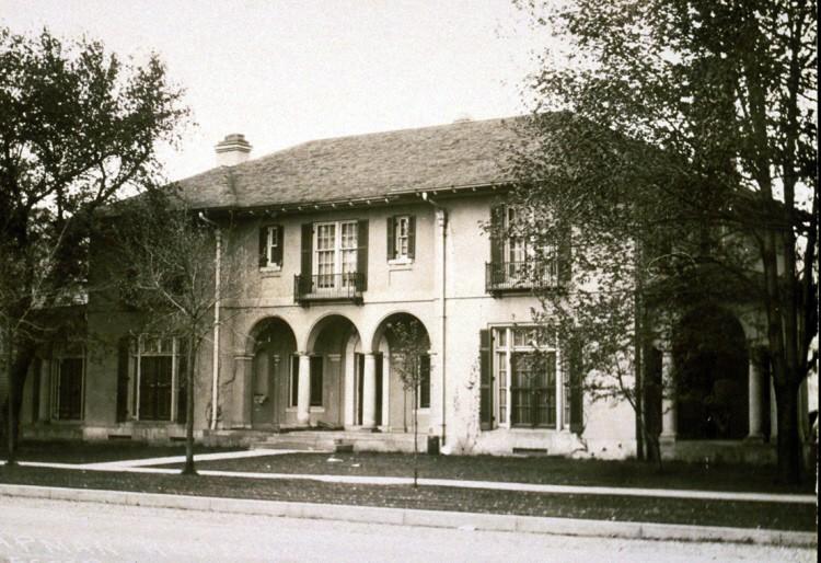 Second William C. Chapman house at 311 Walnut, ca. 1918.