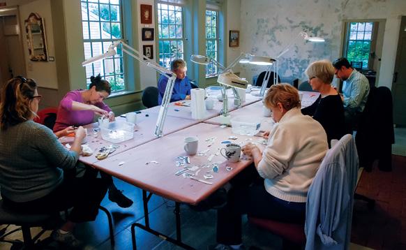A decorative-arts class at the 1800 House BRITTANY THURMAN, 2014 1914, but Leonora stayed at 4 Mill for almost fifty years, and Marion did, too, along with her husband and daughter.