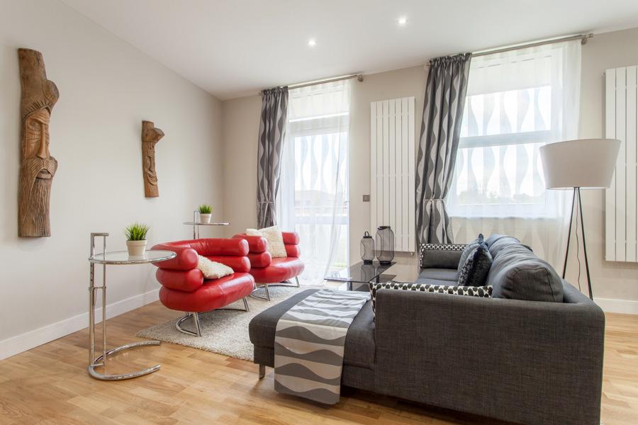 Riverside House A stunning conversion of a former office block in the centre of the village providing a selection of 16 contemporary one and two bedroom apartments with spacious open plan living