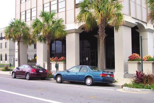 THE OFFERING The McAleer Tunstall Company, LLC is pleased to offer to investors the opportunity to purchase The Commerce Building, one of Mobile s Landmark Class