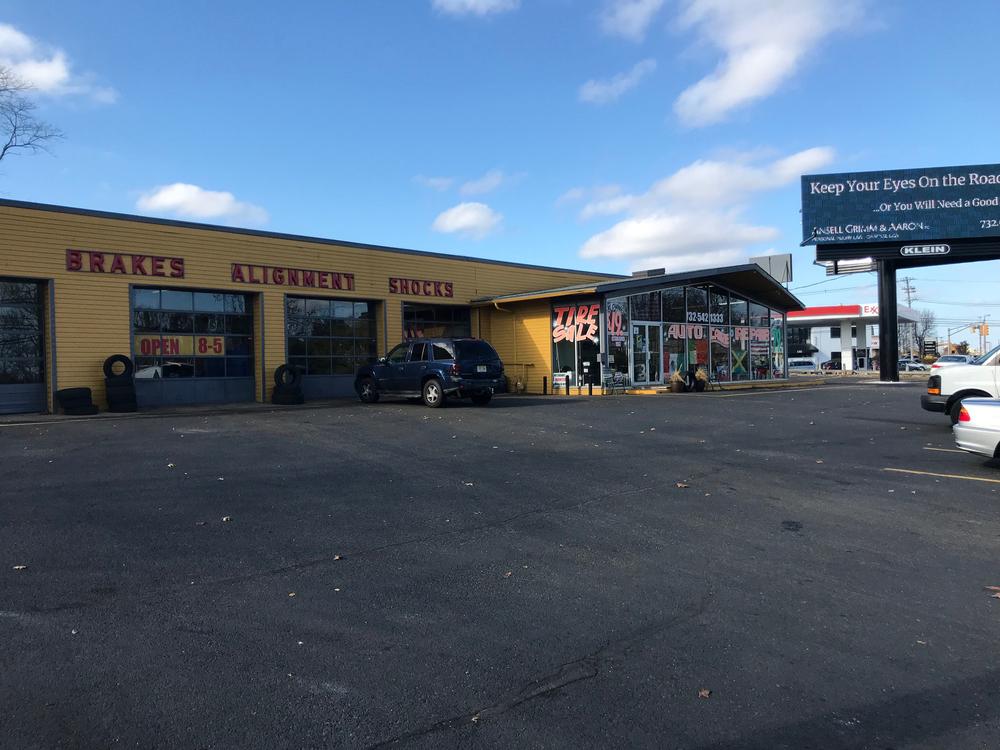 PROPERTY SUMMARY Available SF: Lease Rate: Lot Size: Building Size: Zoning: Cross Streets: ± 6,200 SF Negotiable ± 0.