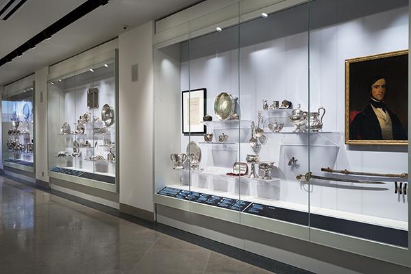 , as well as highlights of the Museum s collection of early American silver.