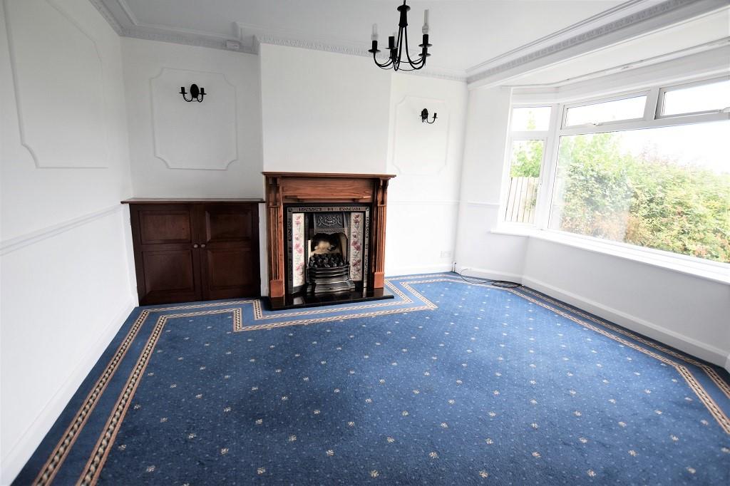 THE PROPERTY An extremely spacious 5 bedroom family home offering no onward chain.