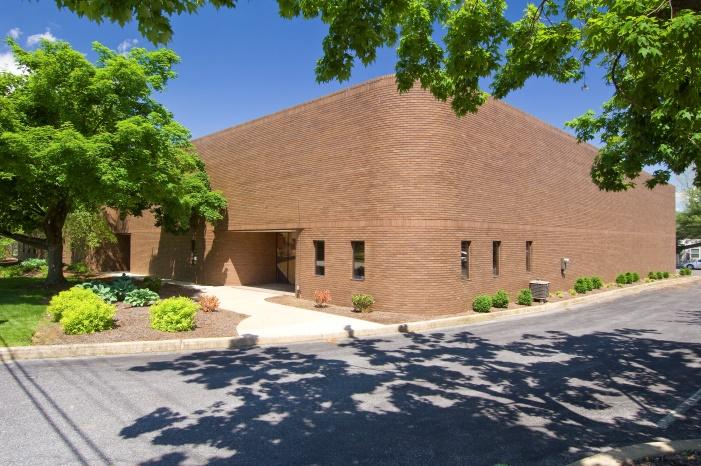 For Lease 717.293.4477 Greenfield Corporate Center 1905 Olde Homestead Lane Suite 101 Available Square Feet 10,000 square feet Lease Rate $7.