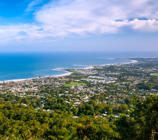 Regional New South Wales centres 2 Newcastle and the Hunter region 1 Wollongong region Wollongong is the largest city in the Illawarra region and maintains a diversified economy.