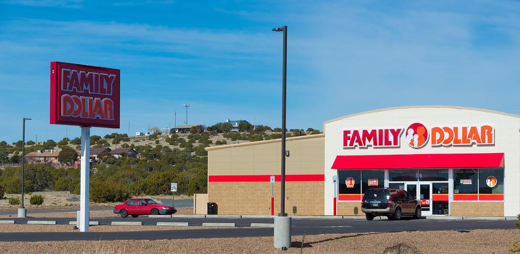 Investment Highlights THE OFFERING provides an opportunity to acquire a brand new Family Dollar that opened on November 30, 2017 in Concho, AZ.