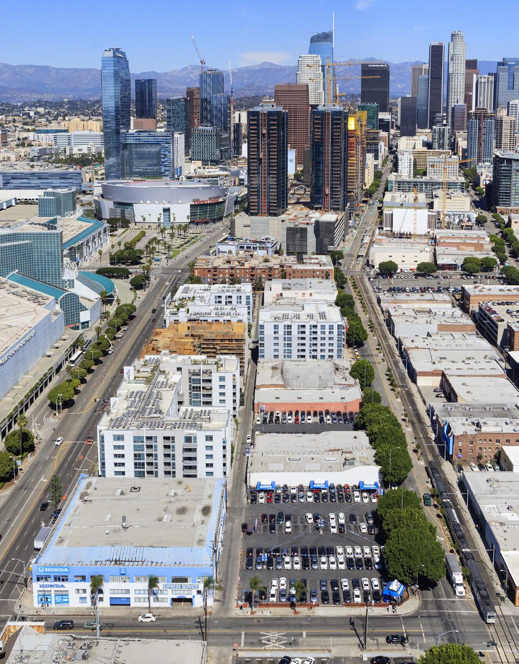 INVESTMENT HIGHLIGHTS Fig @ Venice is a 96,017 SF portfolio of prime parcels including two buildings with adaptive re-use creative office potential, anchored at the northeast corner of South Figueroa