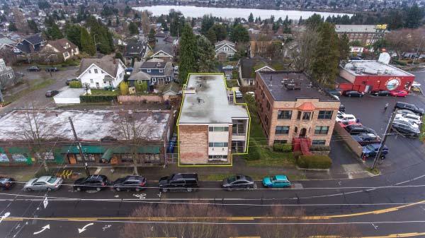 Offering Summary Paragon Real Estate Advisors is pleased to exclusively offer for sale the Six Unit on Phinney Ridge, a classic 1960s vintage apartment building with tremendous rental upside.