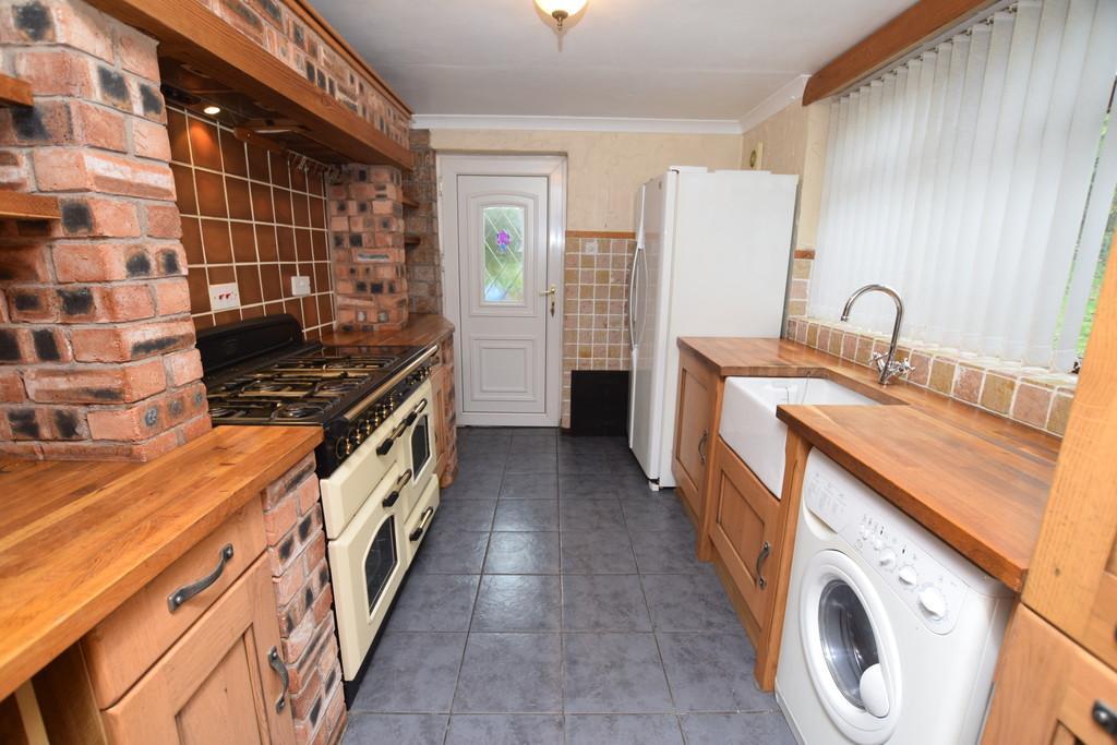 Wyndways Drive, Dipton, Stanley, DH9 9JQ Property Description Situated within a cul-de-sac on a popular established development we offer a 3 bedroom semi