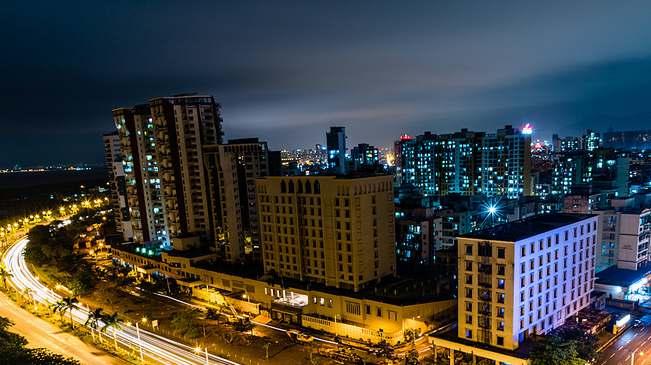 22 The Peripheries - Greater Mumbai's Future Suburbs Evolution of Navi Mumbai and Thane as an independent entity Navi Mumbai Navi Mumbai was planned as a satellite township to Greater Mumbai to lower