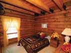 Classic log cabin with a huge loft, a very private backyard,
