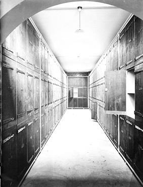9: Bruce House cubicle, 1907 (LMA ref: SC/PHL/02/0144) Fig. 10: Bruce House lockers, 1907 (LMA ref: SC/PHL/02/0144) Fig.