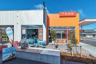 nz/1682084 WARKWORTH, Unit 8, 67 Auckland Road - Tank Juice Brand new unit with 10 year lease with 3% rental increase per year.