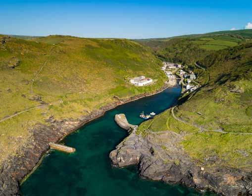 The intriguing and historic village of Tintagel, with its world famous Castle is approximately 2 miles, whilst a journey of 5 miles to the north will bring you to the superb sandy beach at
