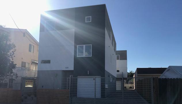 OFFERING MEMORANDUM NEW CONSTRUCTION FOURPLEX PRIME NOHO ARTS DISTRICT NEIGHBORHOOD 5313 N RIVERTON AVE, NORTH HOLLYWOOD CA 91601 LIST PRICE: $2,499,000 CofO In Hand / Units leased /$163,200 annual