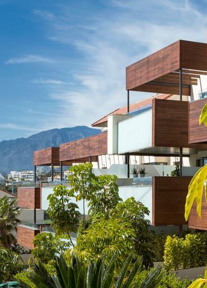 ABOUT THE DEVELOPMENT The only Key ready contemporary, luxury apartments, in the most sought after address on the Costa del Sol 32 This is an exclusive residential complex and the only key-ready