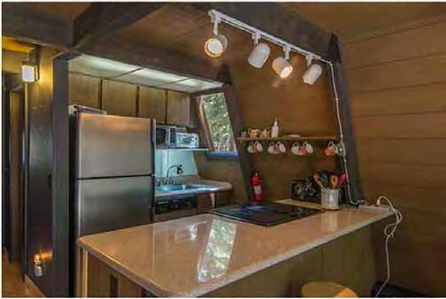 aintained Tahoe Donner hoe offers airlod< entry, 2 bedroos, 2 full baths, laundry roo, loft, high