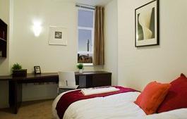 5 Accommodation in Residences & Flat share The Stay Club Willesden Location: ZONE 2; 20 minute train ride to LSI Central /12 minute train ride to