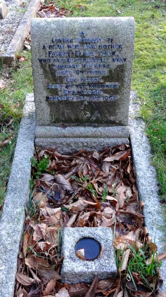 10/118 KATHLEEN TUCK DIED 16 TH JULY 1954