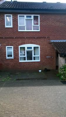 Rent: 86.23, Total Rent with all charges : 86.23, : 86.23 Duncans Yard, St Edmunds Road,, IP18 6LH 1 Bed Ground Floor Flat, Gas central heating, Ground Floor payable in advance. 1 double bedroom.