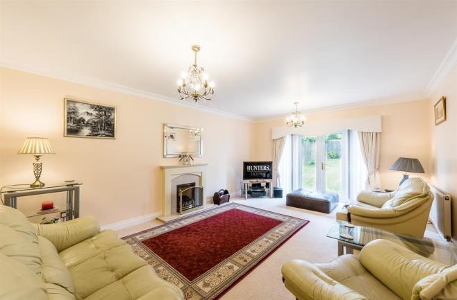 Brigadoon Gardens, Stourbridge, DY9 0NT This well presented five double bedroom detached family home situated in a quiet cul-de-sac location comprises: entrance hall, cloakroom, lounge, dining room,