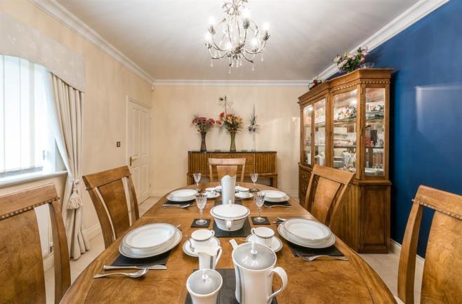 bedrooms, family bathroom, well maintained private rear garden, driveway and double garage, DINING ROOM 4.72m (15' 6") x 3.