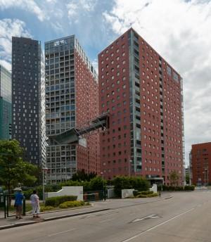 Wienerberg City Hertha-Firnberg-Straße 12 1100 Vienna Within the tower ensemble "Wienerberg City", next to the Twin Towers Vienna the apartment towers of COOP HIMMELB(L)AU form the completion to the