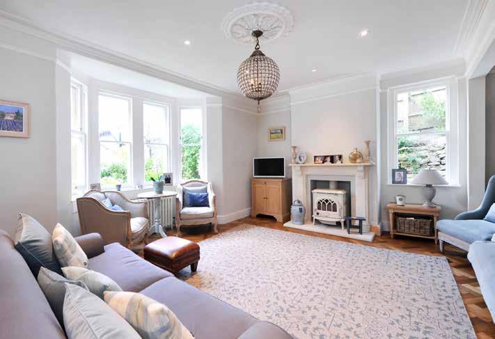 Description Charlcombe Cottage is a stylish and elegant family home.